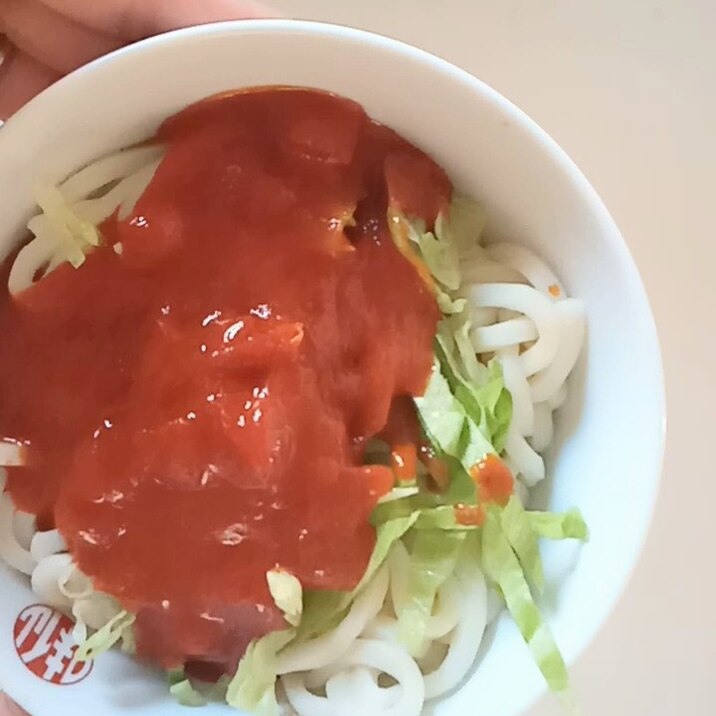 うどん麺とレトルトパスタソースとレタスでチン７